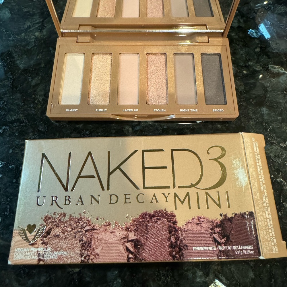 Brand new! Urban Decay Naked3 Mini Palette Eyeshadow